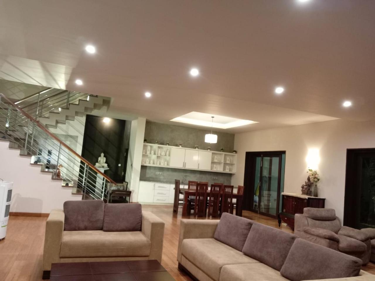 Thalangama Lakeview Lodge باتارامولا المظهر الخارجي الصورة