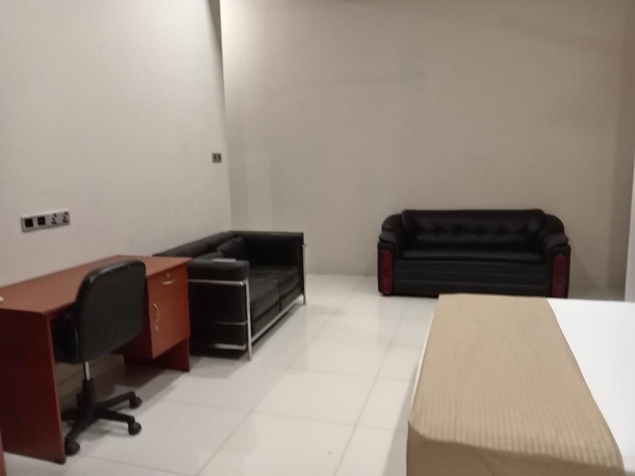 Thalangama Lakeview Lodge باتارامولا المظهر الخارجي الصورة