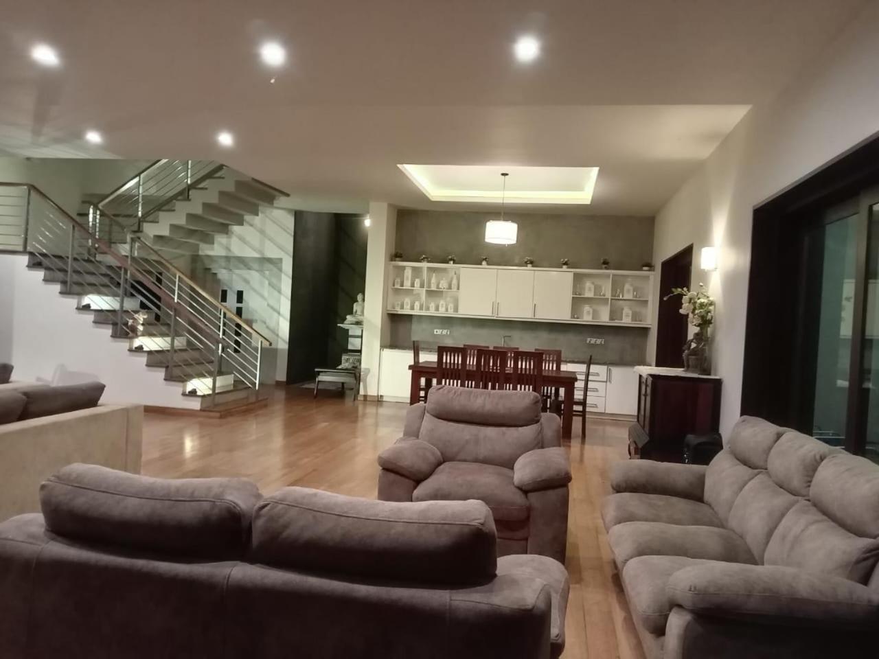 Thalangama Lakeview Lodge باتارامولا المظهر الخارجي الصورة